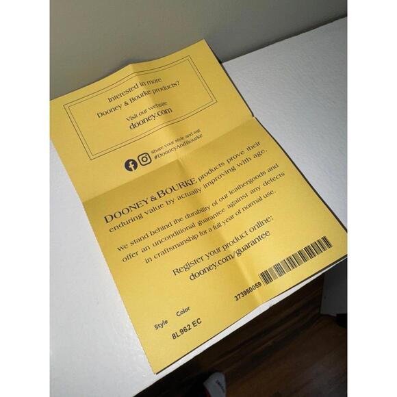 NWT Dooney & Bourke Leather Crossbody Bag - Stylish and Versatile - Picture 7 of 8